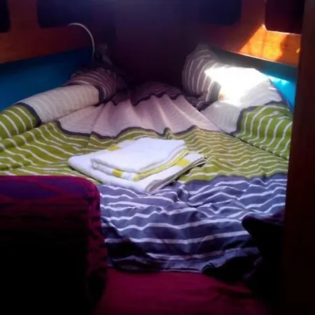 Voilier Calme Et Cosy * Sète