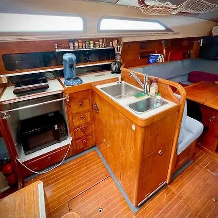 Voilier Calme Et Cosy Hotel en barco